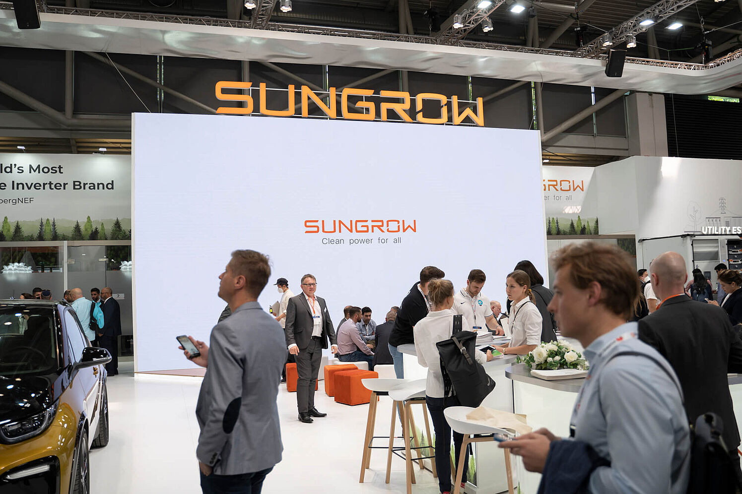 Prezentace SunGrow na veletrhu.