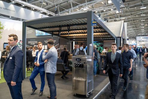 Mounting Systems originálně vytvořil svou expozici z vlastních montážních systémů.